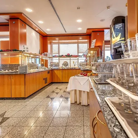 Hotel Dorint Kongresshotel 3*