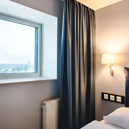 מלון Congress 3*