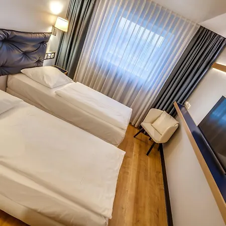 Dorint Kongresshotel 3*