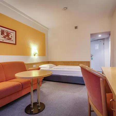Dorint Kongresshotel Hotel 3*