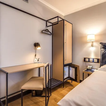 Hotel Dorint Kongresshotel 3*