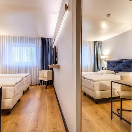Hotel Dorint Kongresshotel 3*
