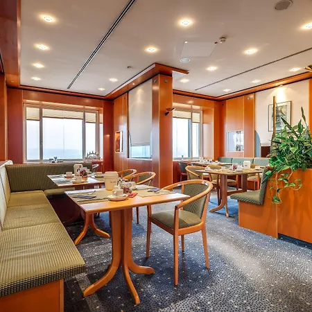 מלון Congress 3*