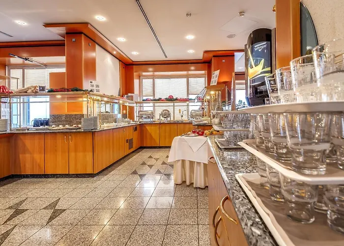 فندق Congress 3*